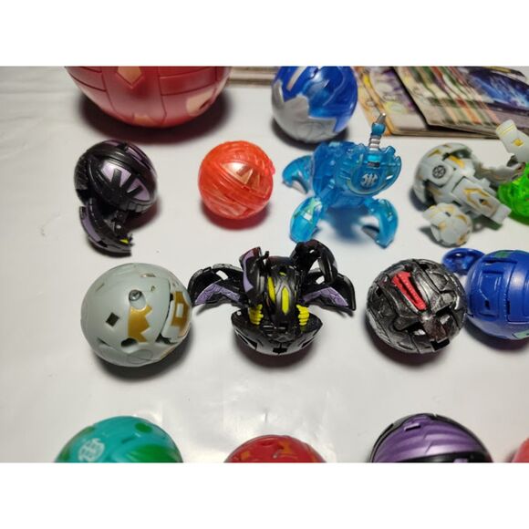 Lot of 18 Bakugan With Cards Large Red Bakugan & More - Picture 7 of 16